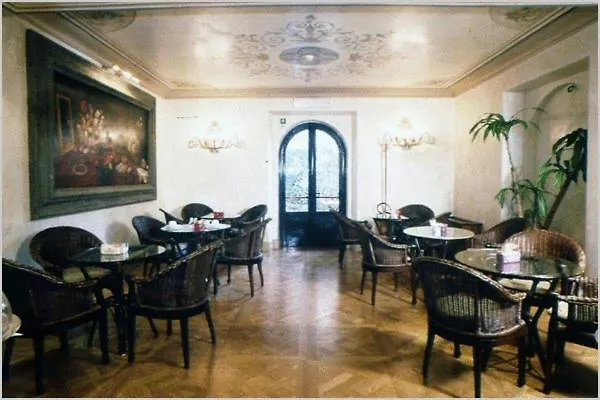 Aventino 3*
