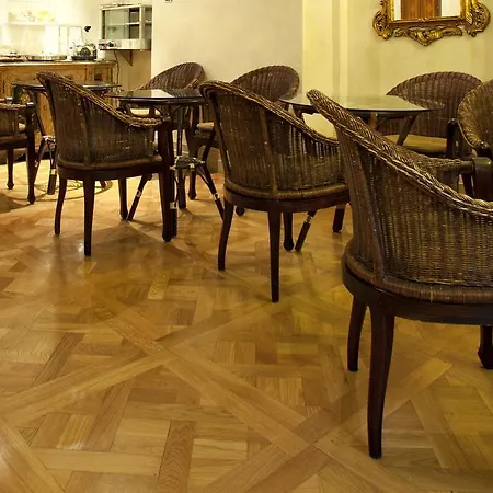 Szálloda Aventino 3*