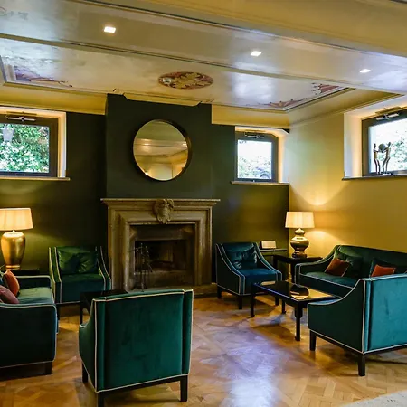 Отель Aventino 3*