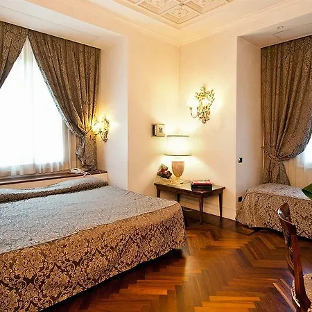 Отель Aventino 3*