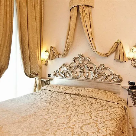 Szálloda Aventino 3*